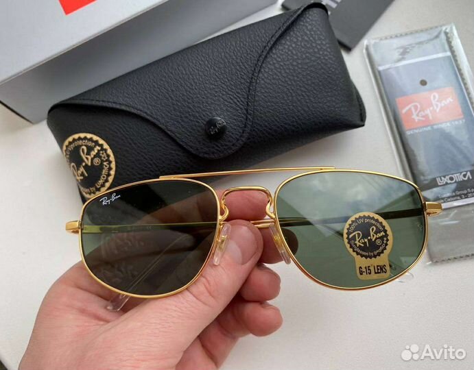 Солнцезащитные очки Ray Ban