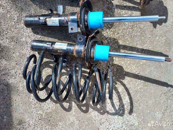 Амортизатор передний Форд Фокус 3,Лада Веста