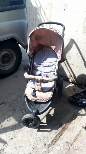 Прогулочная коляска