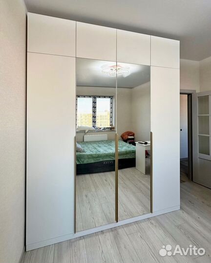 Шкаф в комнату