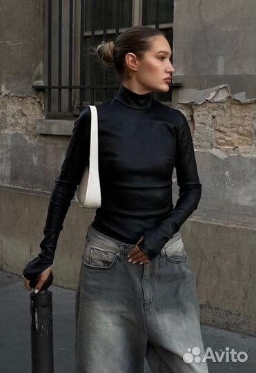 Кожаная водолазка в стиле fantome