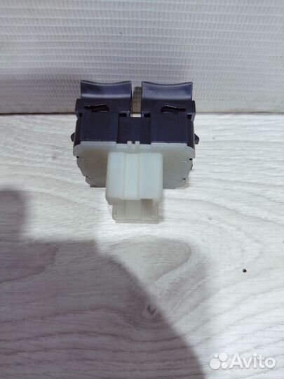 Блок кнопок стеклоподъемников Renault sandero 2 Ле