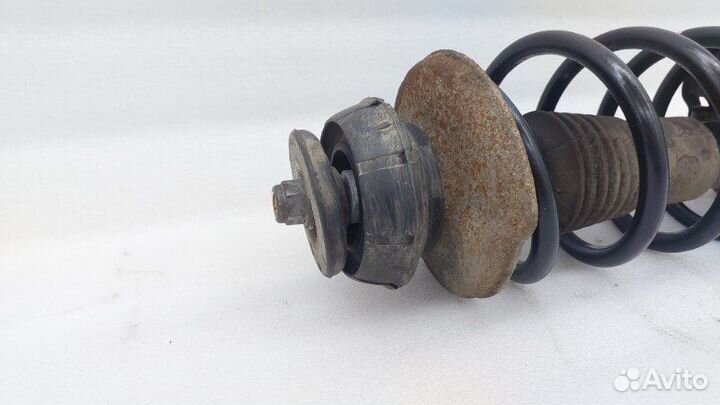 Амортизатор подвески передний Renault Duster HS