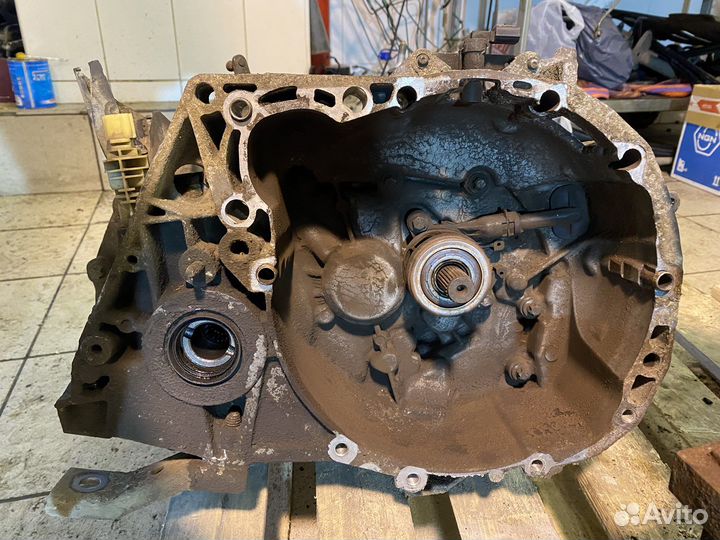 Renault Sandero МКПП