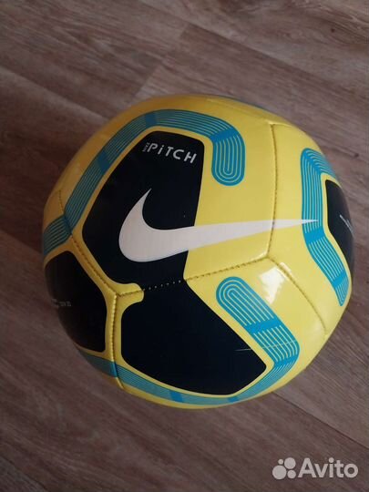 Футбольный мяч Nike Pitch