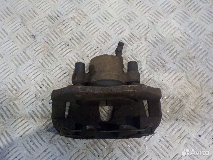 Суппорт передний правый Mazda 5