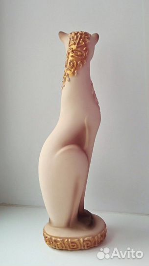 Статуэтка кошка