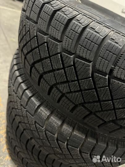 Pirelli Ice Zero FR 185/65 R15 92T