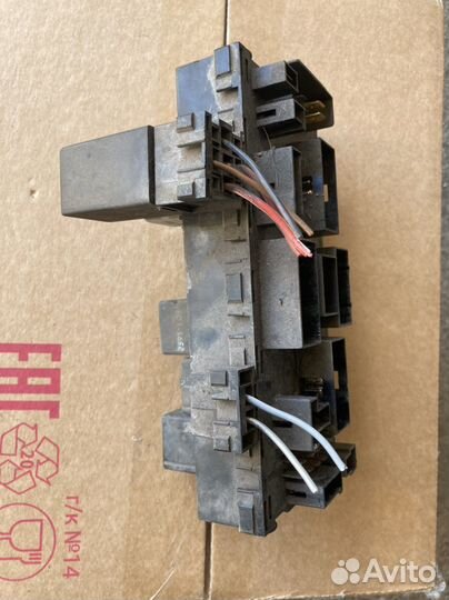 Блок предохранителей в сборе Фольксваген golf 2