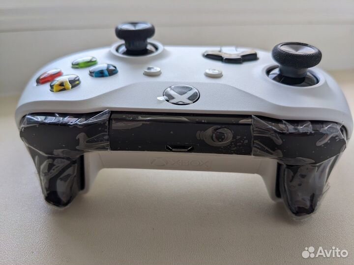 Геймпад Xbox One. Новый