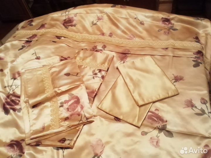 Комплект на кровать, атлас. Италия. 5 предметов