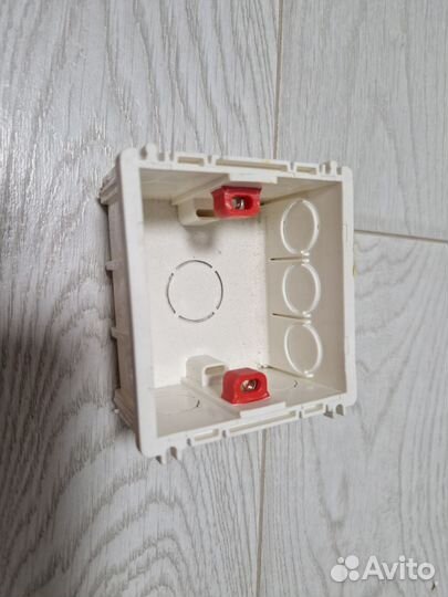 Подрозетник квадратный