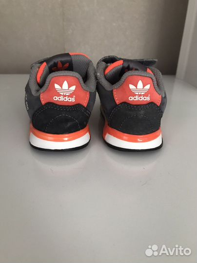 Кроссовки adidas