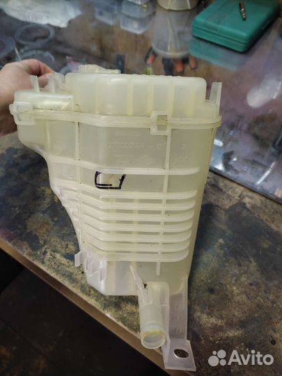 Расширительный бачок Renault Latitude