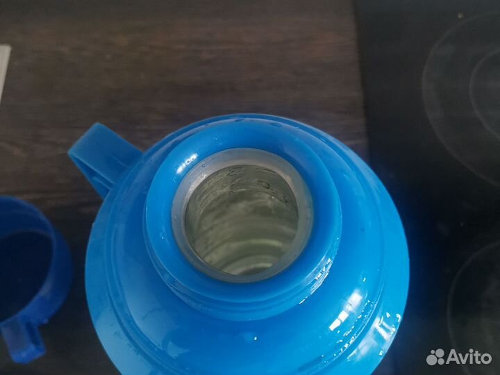 Термос с кружками