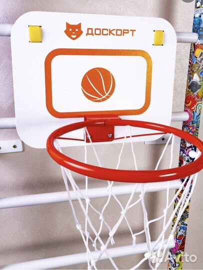 Баскетбольное кольцо с щитом