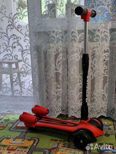 Самокат трехколесный Kreiss реактивный