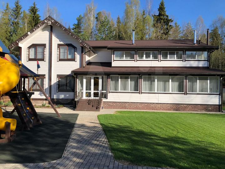 Коттедж 730 м² на участке 23 сот.