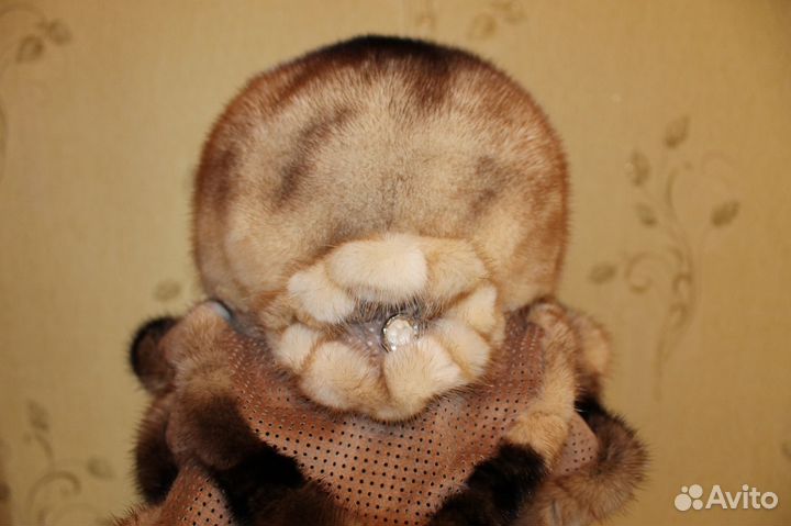 Красивая норковая шапка