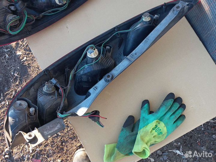 Nissan Almera Tino (00-06) фонари задние оригинал