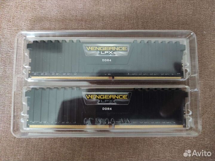 Corsair Vengeance LPX DDR4 2x4Гб 2666Гц