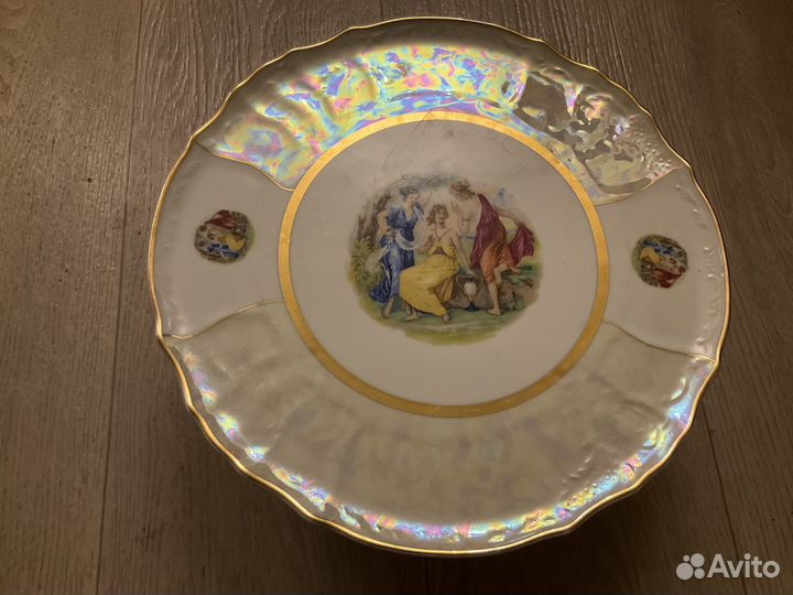 Новая посуда для сервировки стола