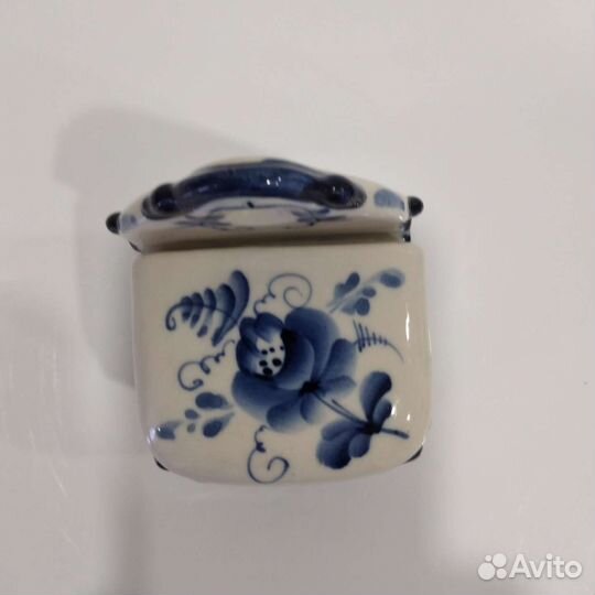 Гжель. Шкатулка