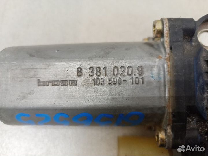 Моторчик переднего правого стеклоподъемника