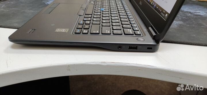 Dell latitude e7450 i5/8/256/FHD14
