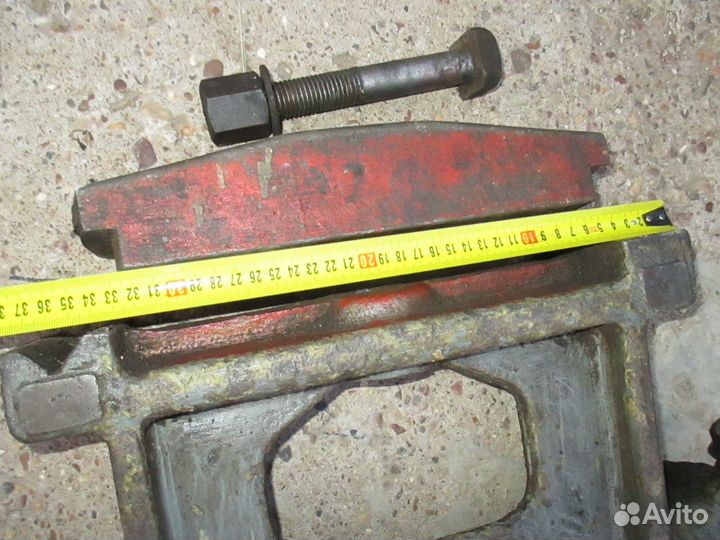 Люнет неподвижный дип-300