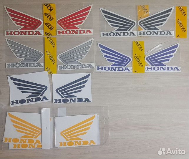 Наклейки на бак honda
