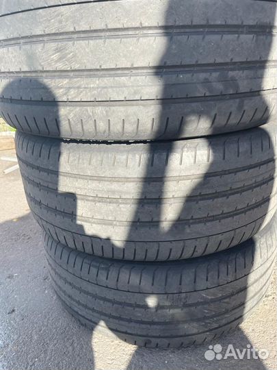 Pirelli P Zero PZ4 275/40 R22