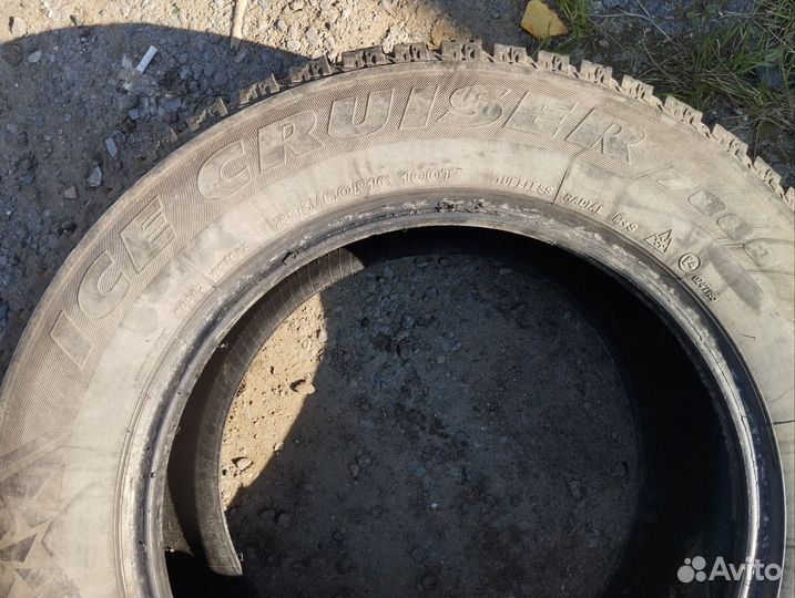 Bridgestone Ice Cruiser 7000 235/60 R16