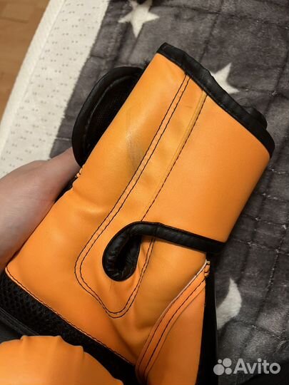 Боксерские перчатки 10