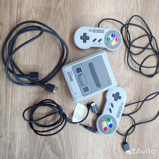 Приставка Super Nintendo (Classic Mini) + 2 геймпа