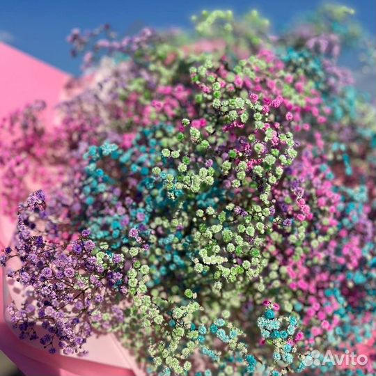 Большой букет цветов, гипсофила радужная