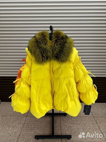 Куртка Получили яркие и сочные цвета