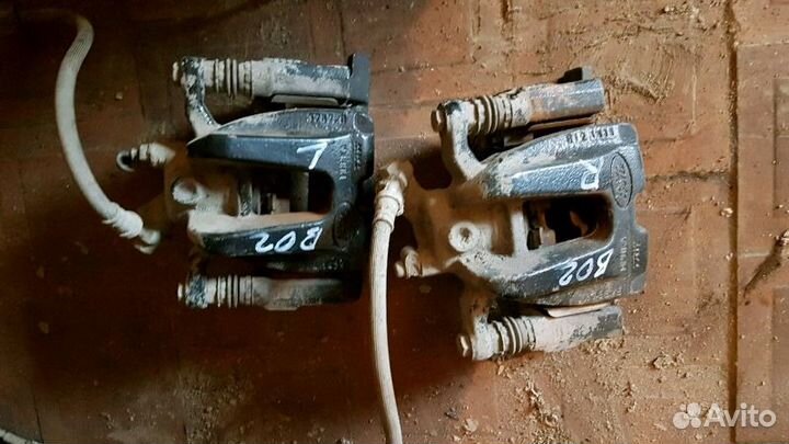 Range Rover Vogue суппорт задний