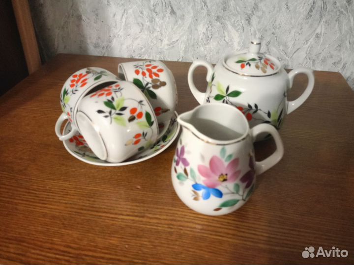 Посуда чайная, чашки, блюдца