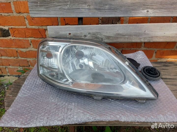Фара правая renault Logan 2010/LADA Largus
