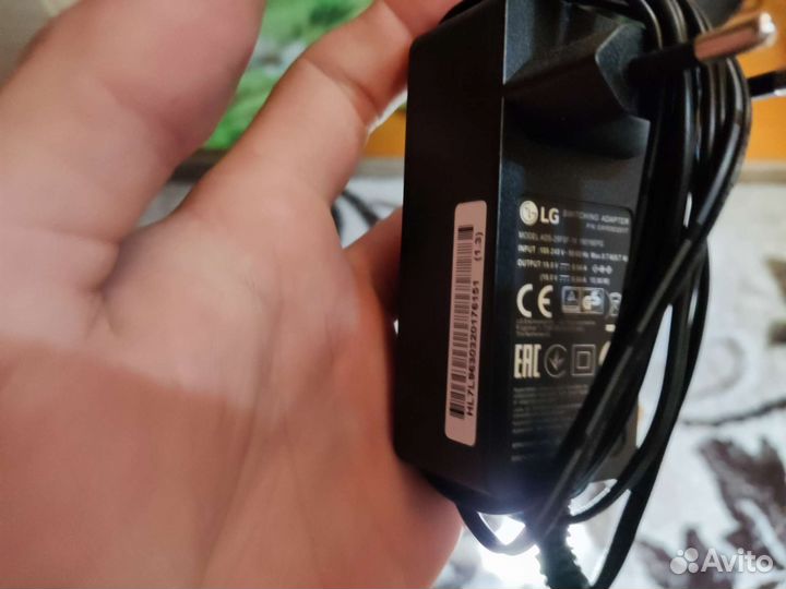 Монитор LG 22MK400A