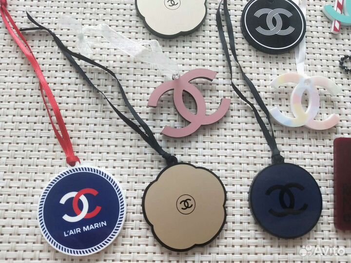 Шанель подвеска шармы лого