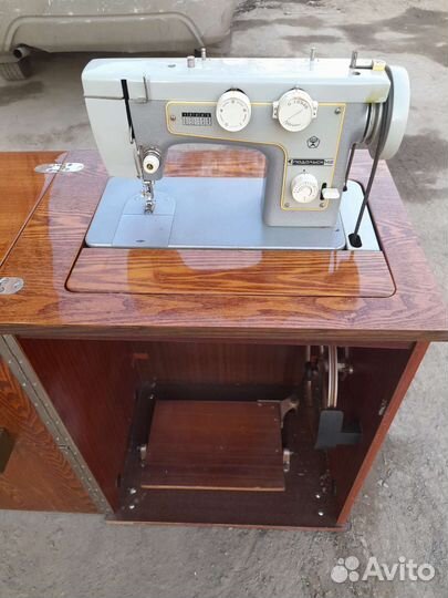 Швейная машинка подольск 142