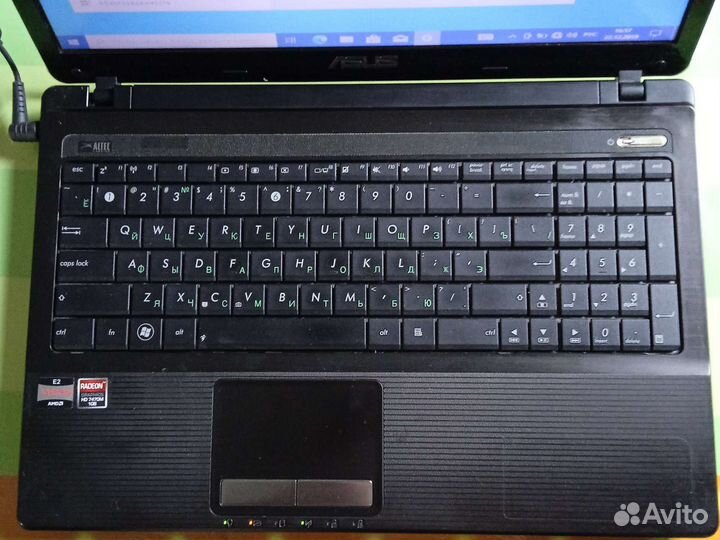 Ноутбук asus