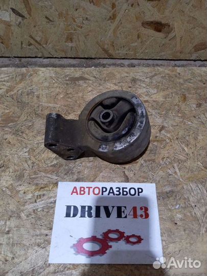 Опора двигателя Mitsubishi Carisma 1.6L