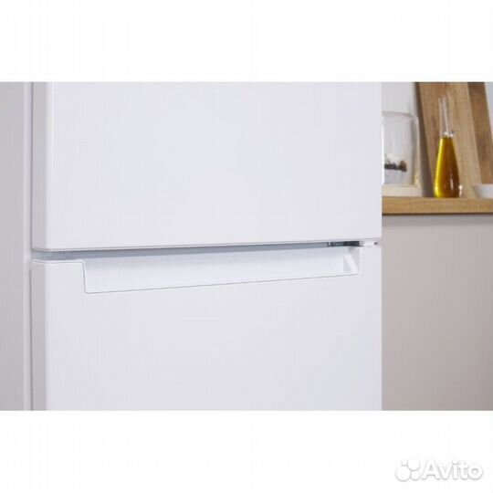 Холодильник Indesit DS 4200 W