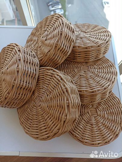 Корзина плетеная из бумажной лозы