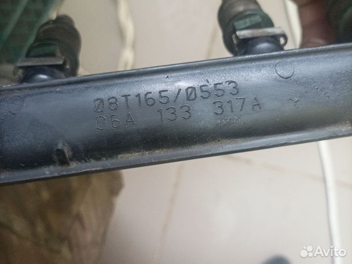 Топливная рампа с форсунками skoda octavia А4 1.6