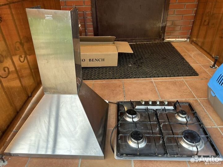 Газовая варочная панель и вытяжка