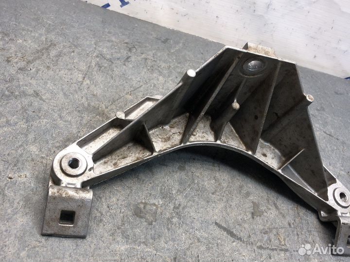 Кронштейн перед панели BMW X6